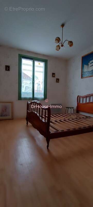 Maison à LA CHAIZE-LE-VICOMTE