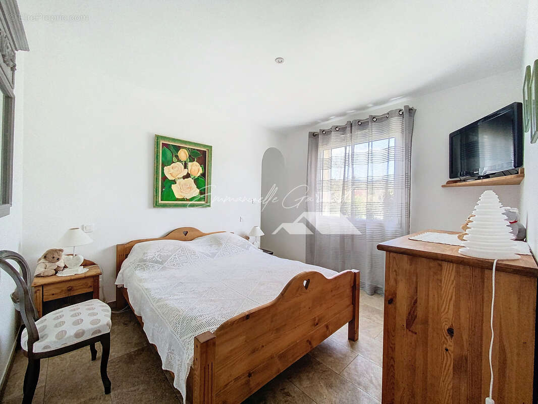 Maison à SAINT-JEAN-DU-BRUEL