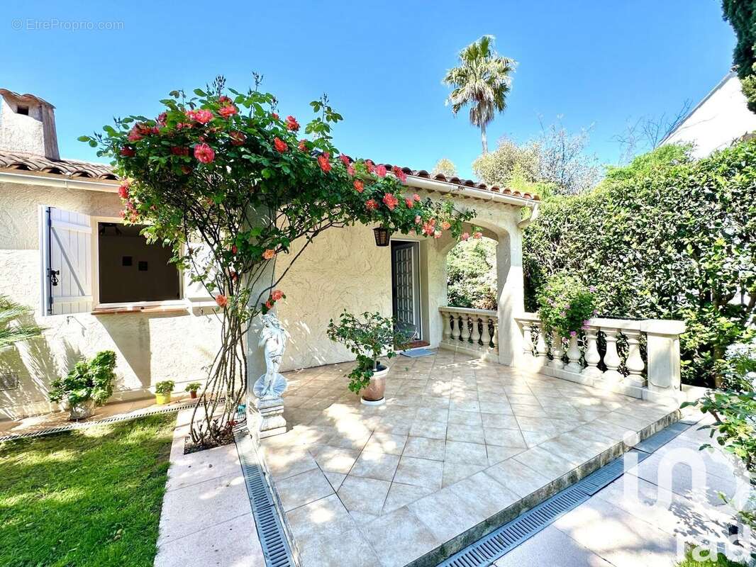 Photo 6 - Maison à SAINT-RAPHAEL
