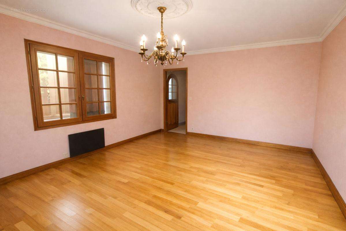 Maison 295 m² à Saint-Victor  - photo 8