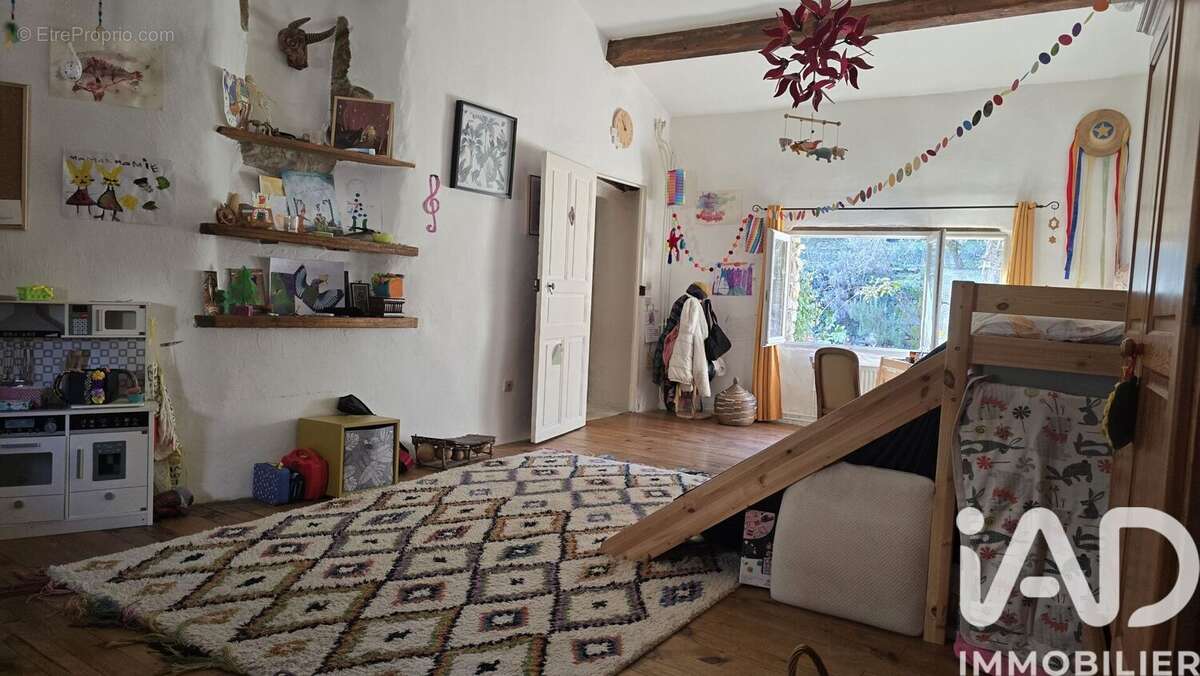 Maison 230 m² à Cros  - photo 9