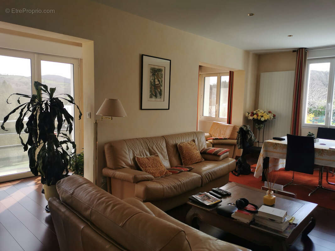 Maison à MURAT-SUR-VEBRE