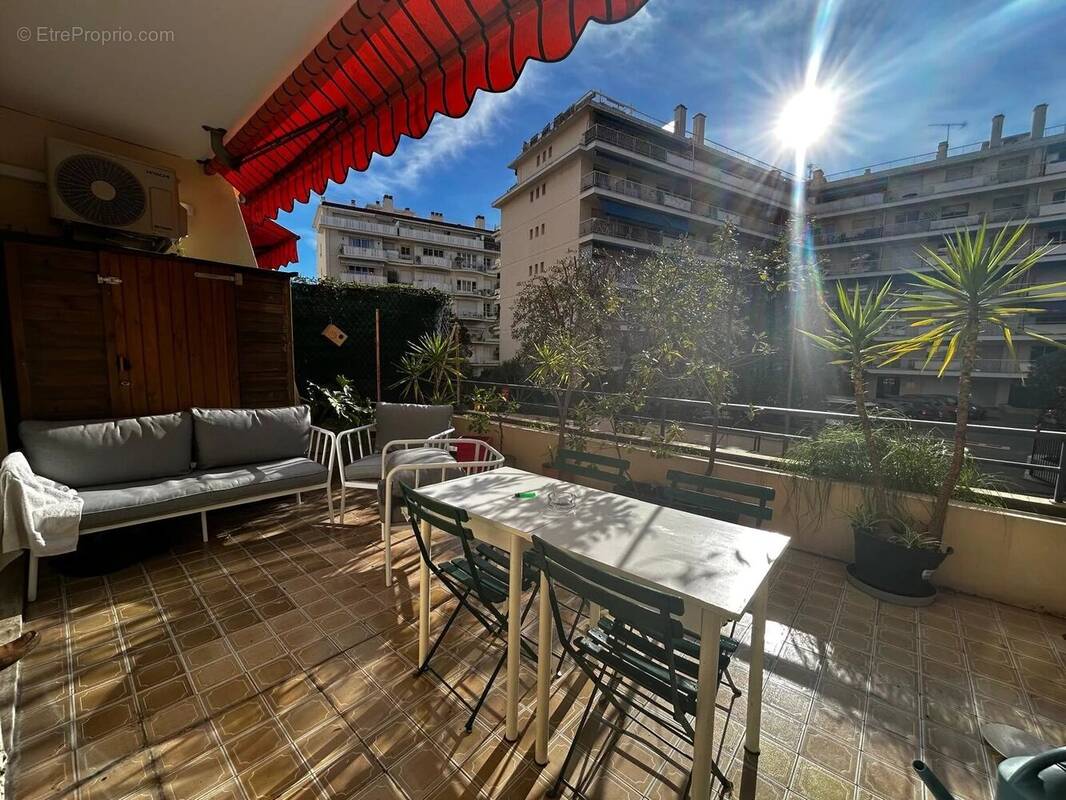 Appartement à LE CANNET