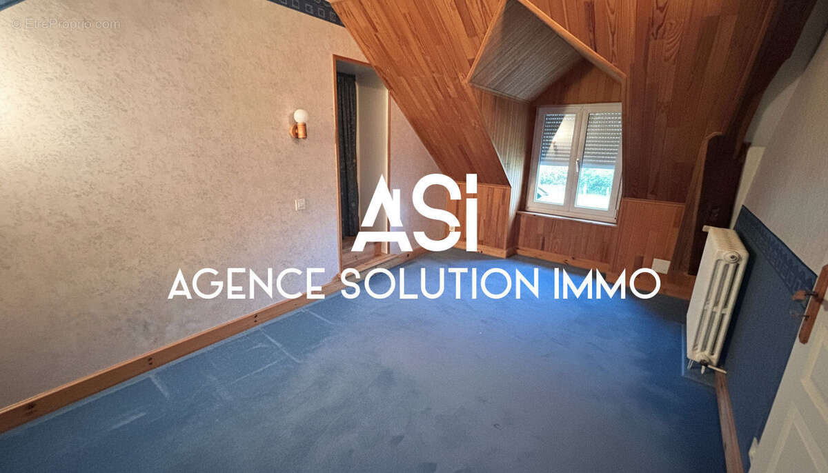 Maison à AMBRIERES-LES-VALLEES