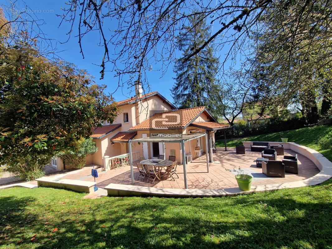 Maison à SAINT-ROMAIN-AU-MONT-D'OR