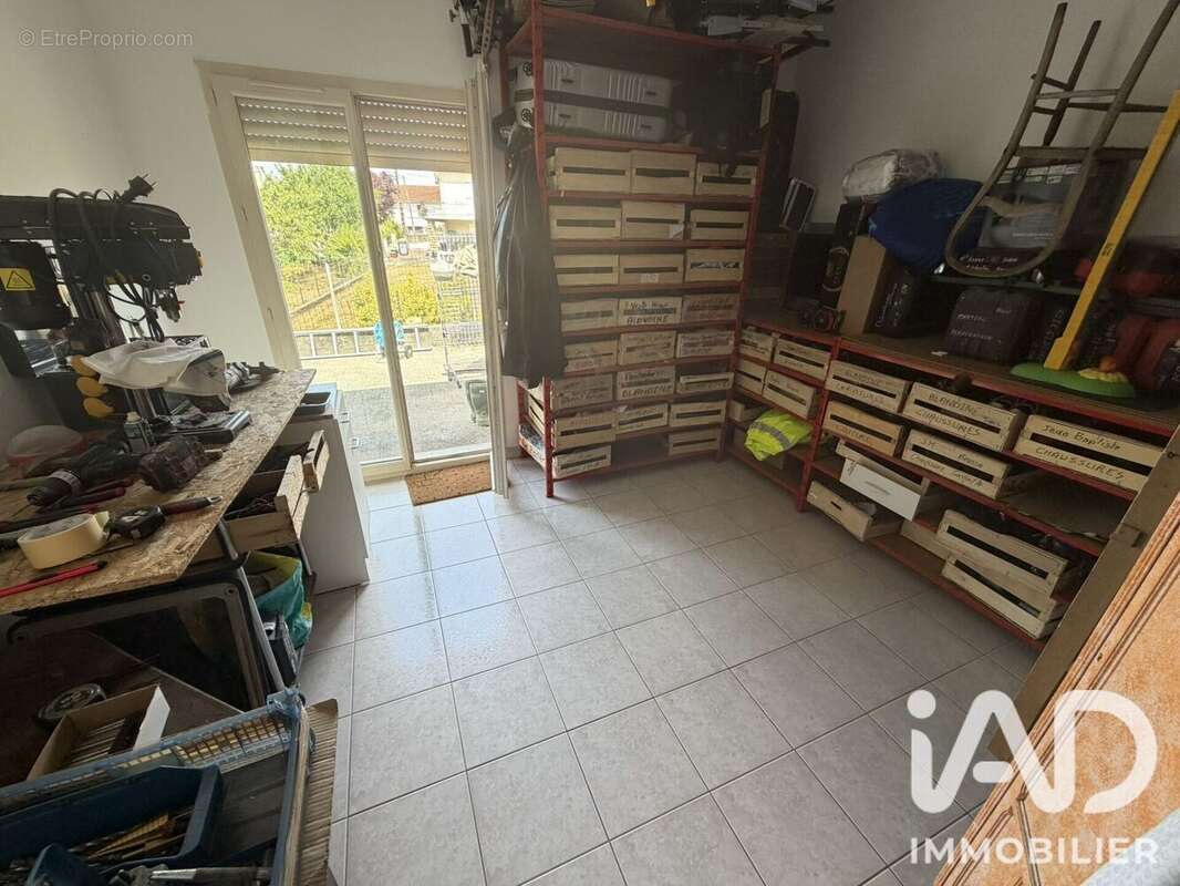 Photo 9