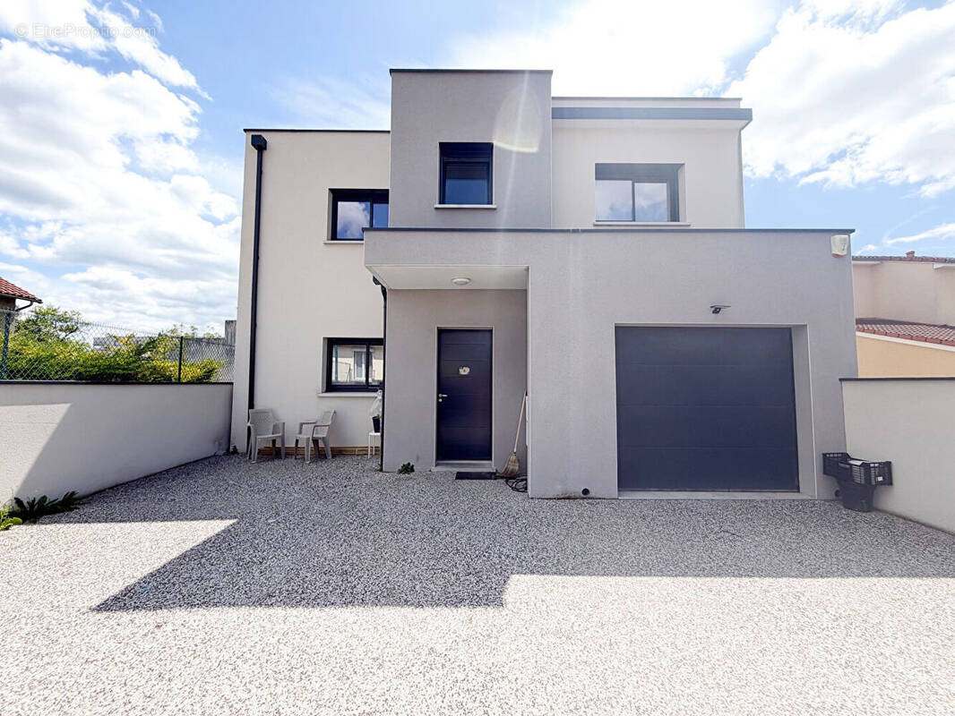 Maison à CLERMONT-FERRAND