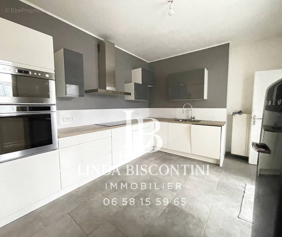 Maison de ville de caractère de 151 m2 - photo 2