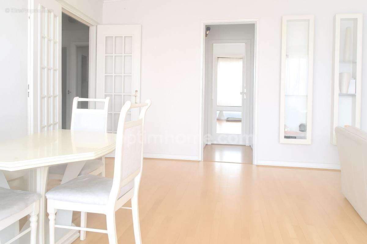 MONTMORENCY (95) A vendre Appartement de 99 m² dans résidence sécurisée avec piscine, tennis et espaces verts - photo 2