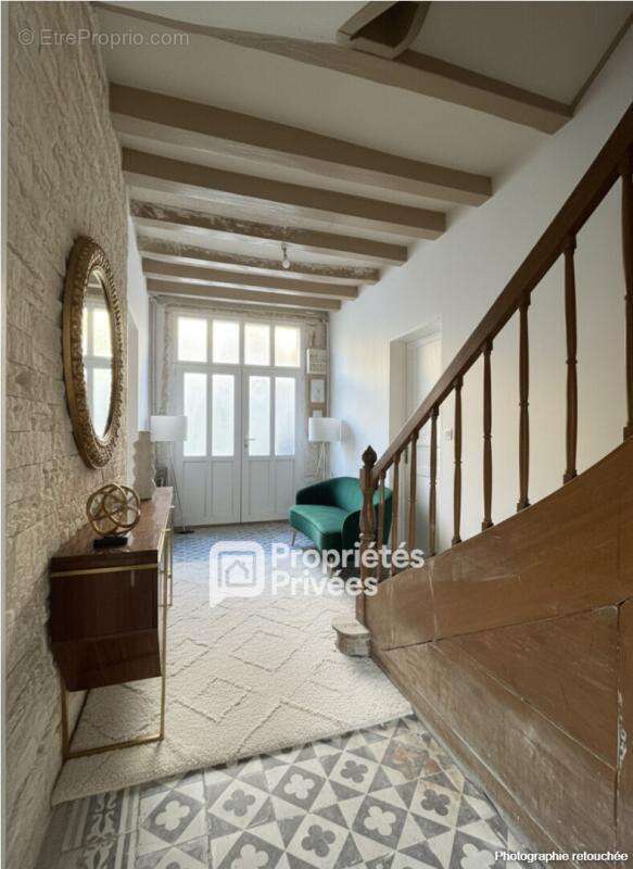 A VENDRE 37420 HUISMES Maison 205 M² dépendances - photo 2