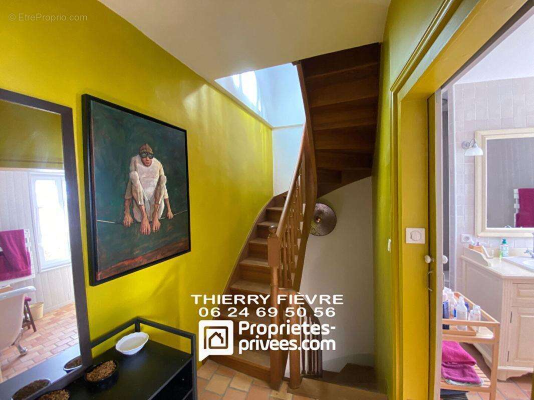 Maison à VILLAINES-LES-ROCHERS