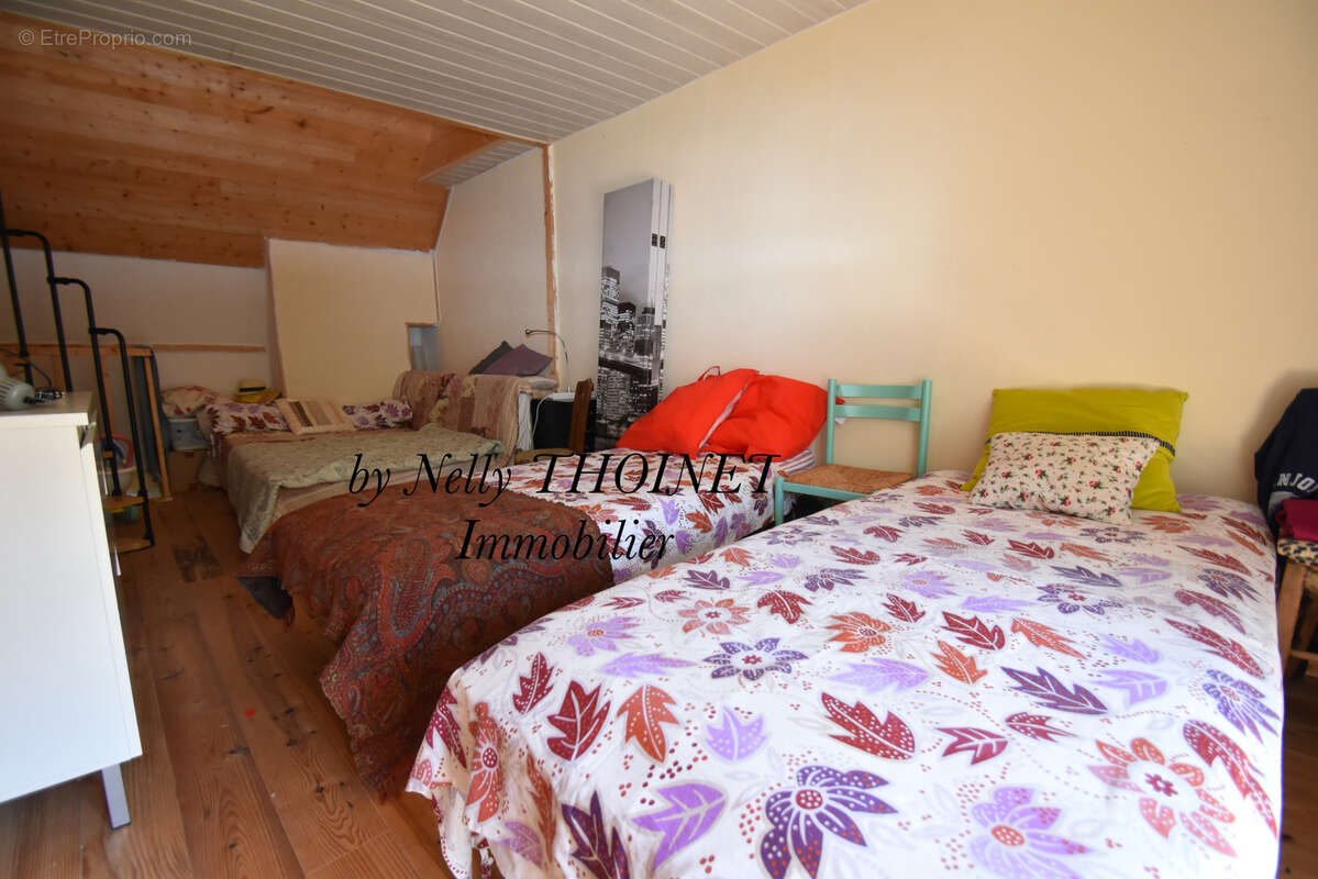 Maison à BESSE-ET-SAINT-ANASTAISE