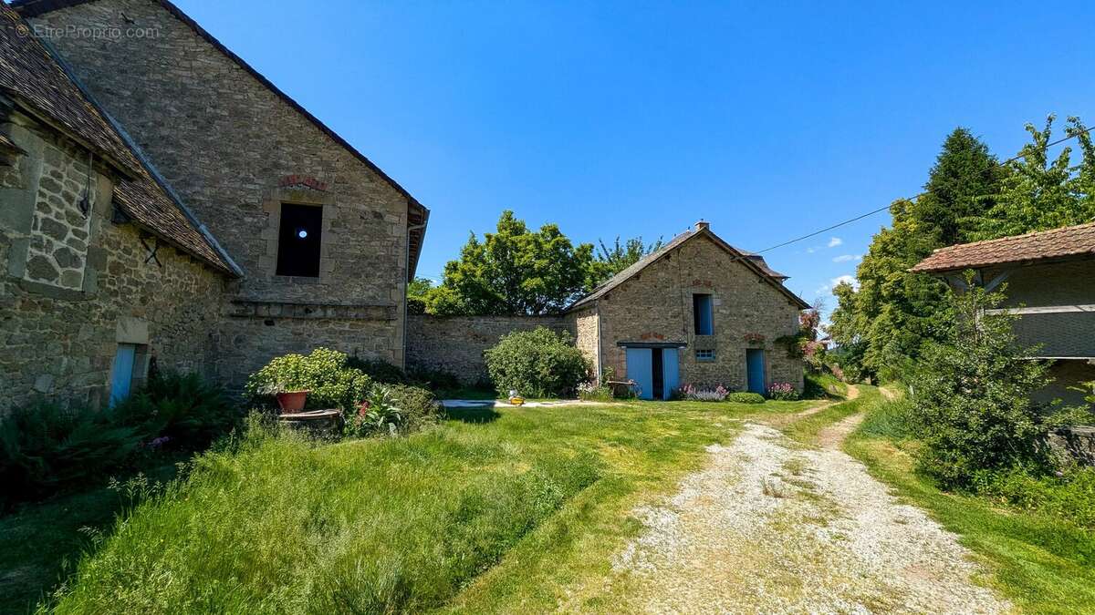 Maison à LAROQUEBROU