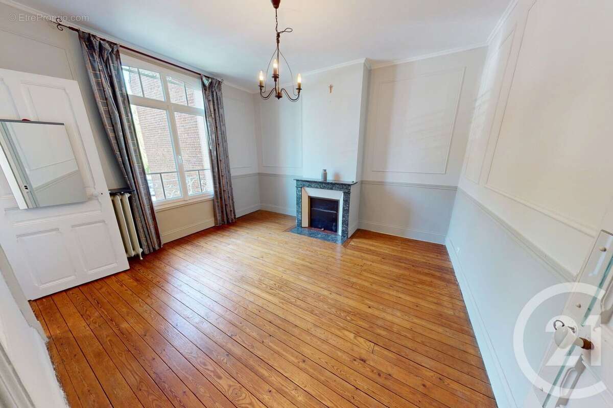 Maison à SAINT-QUENTIN