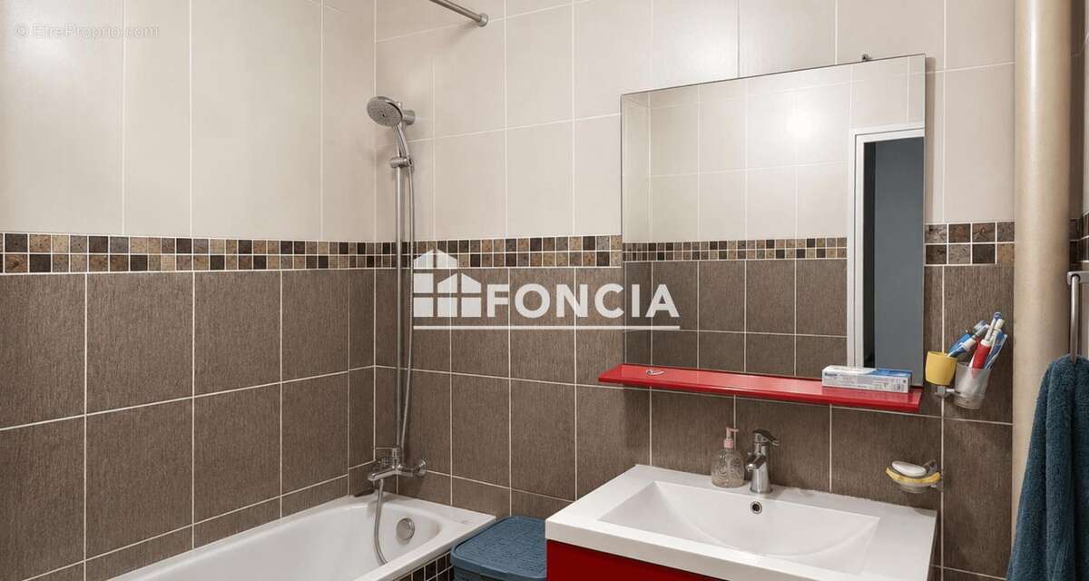 Appartement à SAINT-ETIENNE-DU-ROUVRAY
