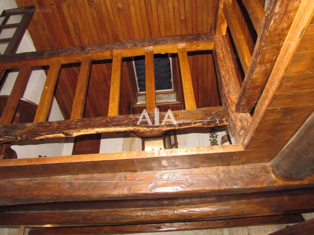 Maison à COURCOME