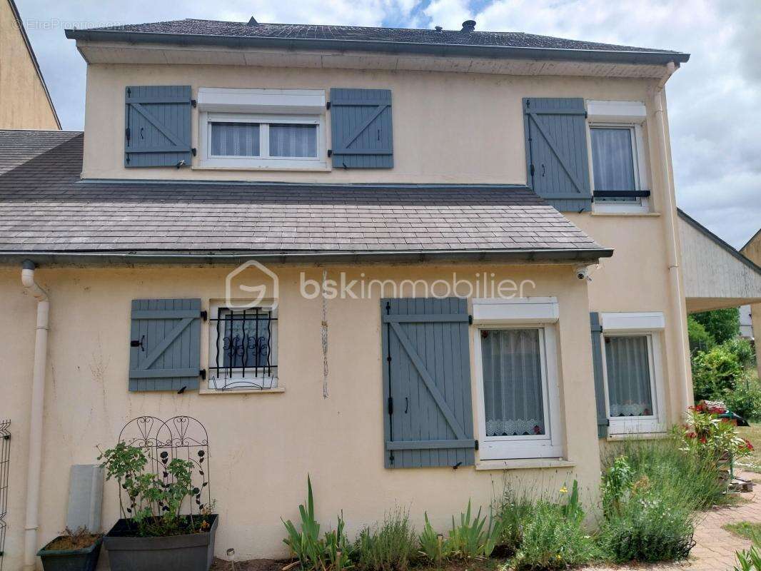 Maison de 101 m2 avec 4 chambres - Terrain de 527 m2 à Sully sur Loire - photo 2