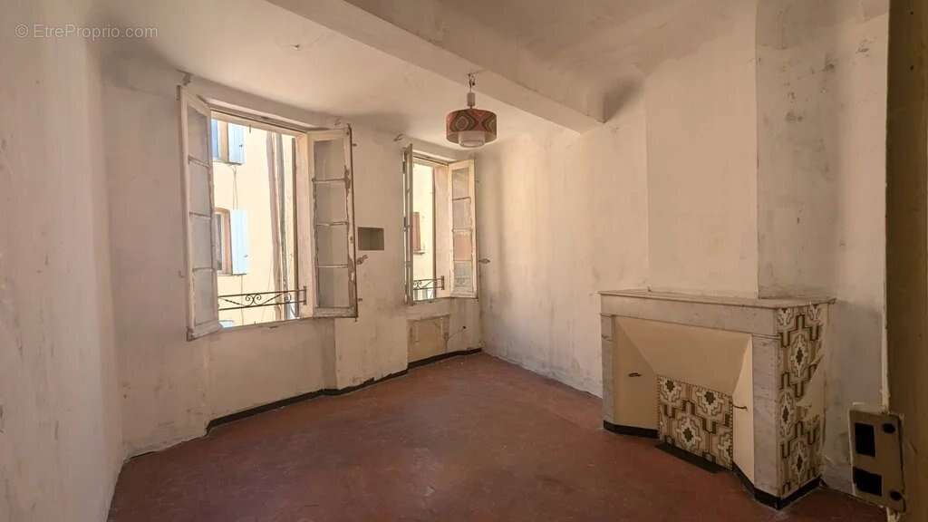 CARCES - Maison de village 5 CH 94m² + grenier - photo 2