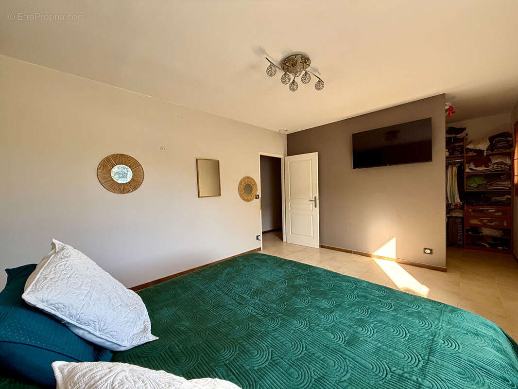 Maison à BAGNOLS-SUR-CEZE