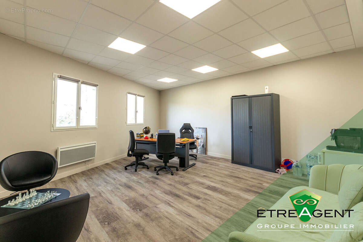 Commerce à MANTES-LA-VILLE