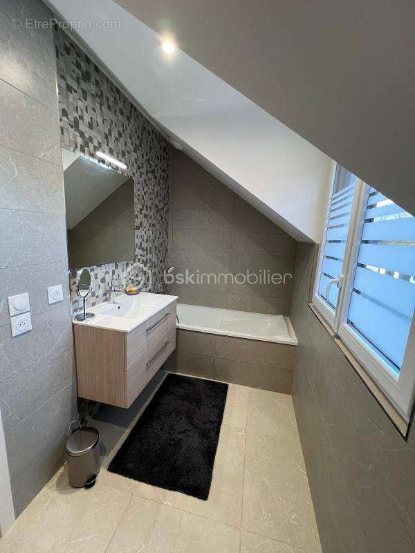 Maison à CHAMPS-SUR-MARNE