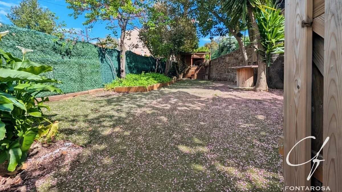 Saint-Raphael exclusivité maison divisée en 2 appartements - photo 2