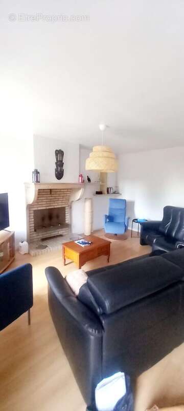 Maison à BAGE-LA-VILLE