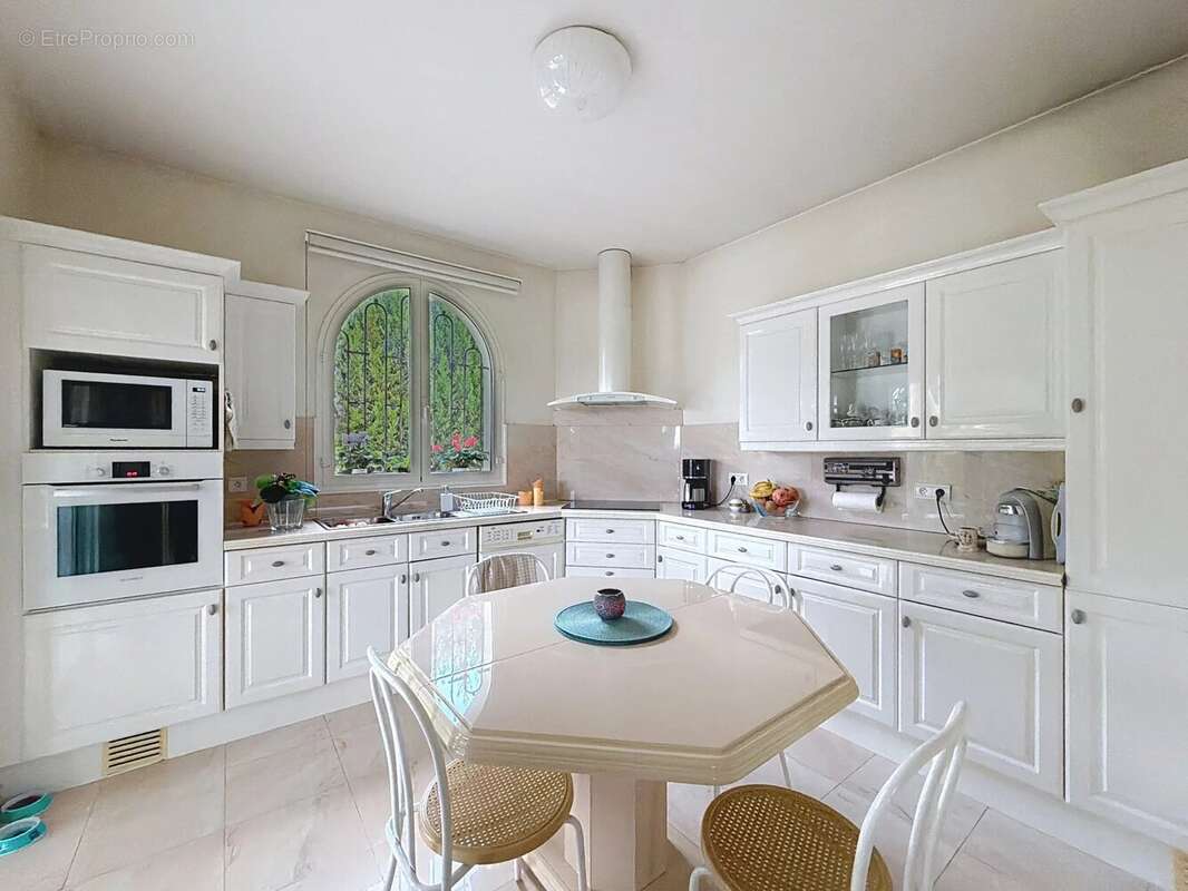 Maison à SAINT-LAURENT-DU-VAR