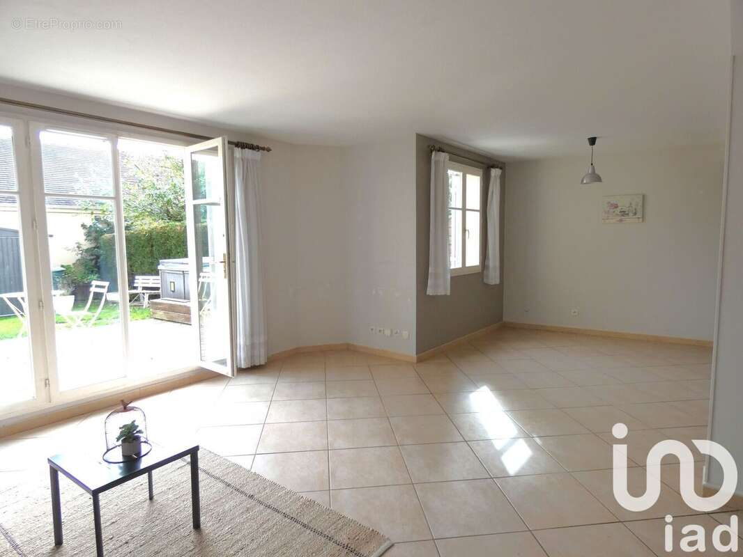 Photo 5 - Maison à HOUDAN