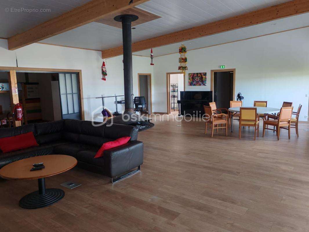 Commerce à NOGENT-LE-ROI