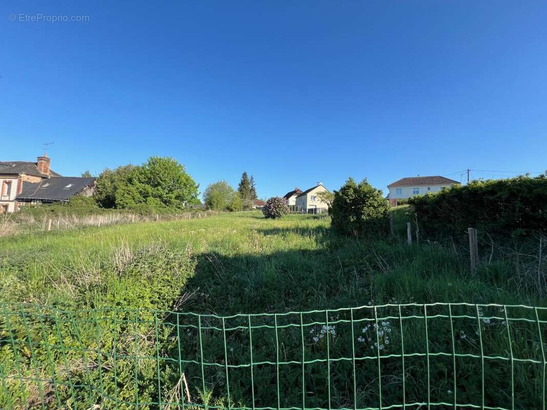 Terrain 1257 m² à Orbec  - photo 2