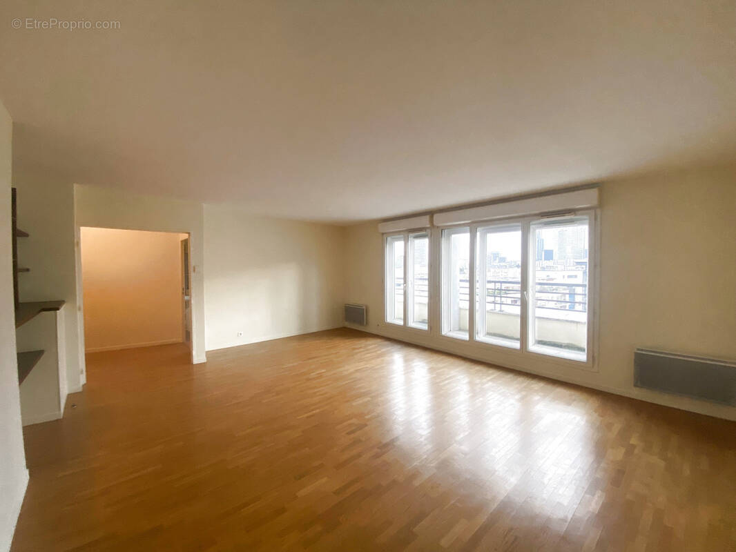 Appartement à COURBEVOIE