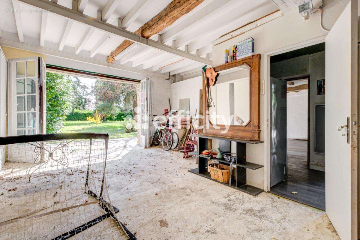 Maison 420 m² à La Boissiere-Ecole  - photo 28