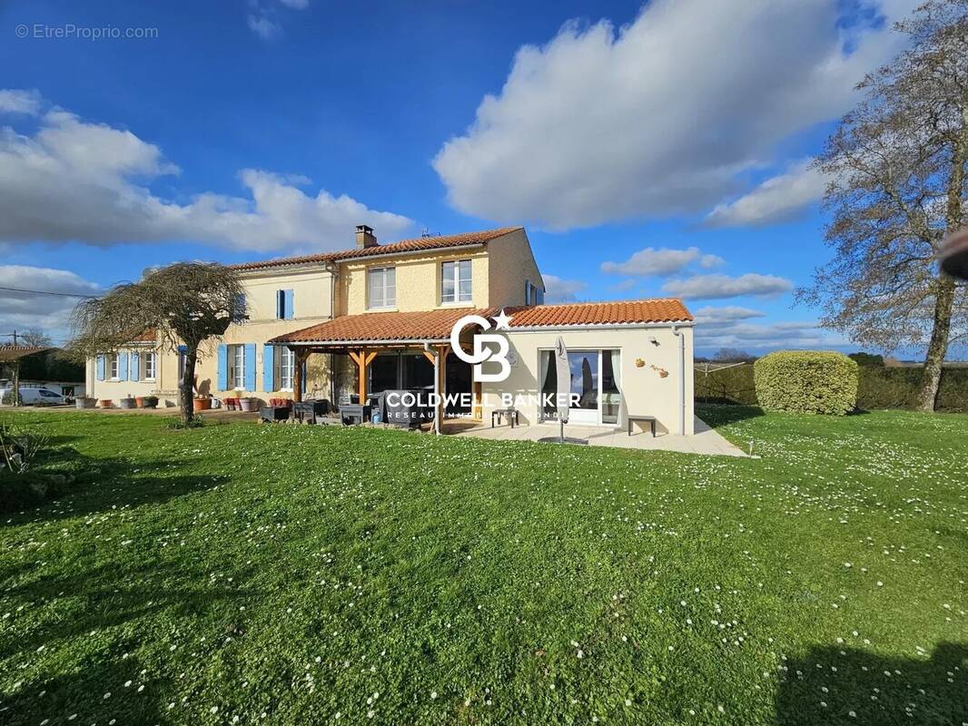 Maison à MAZEROLLES