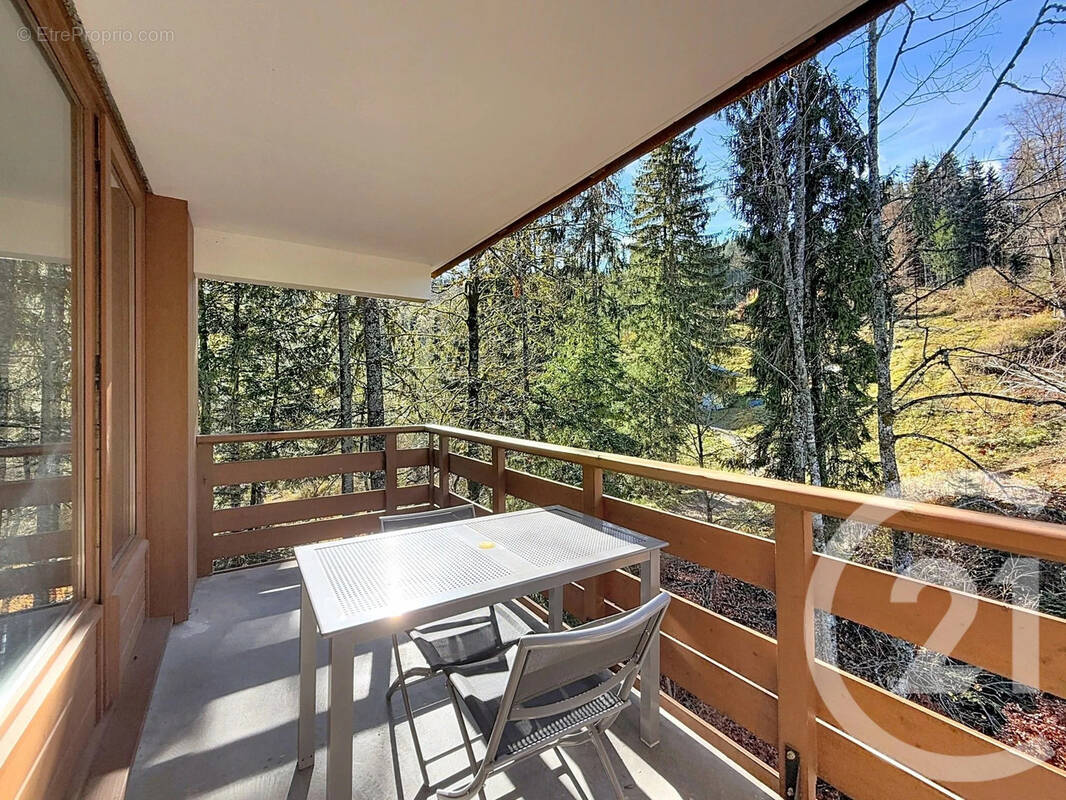 Appartement à MORILLON