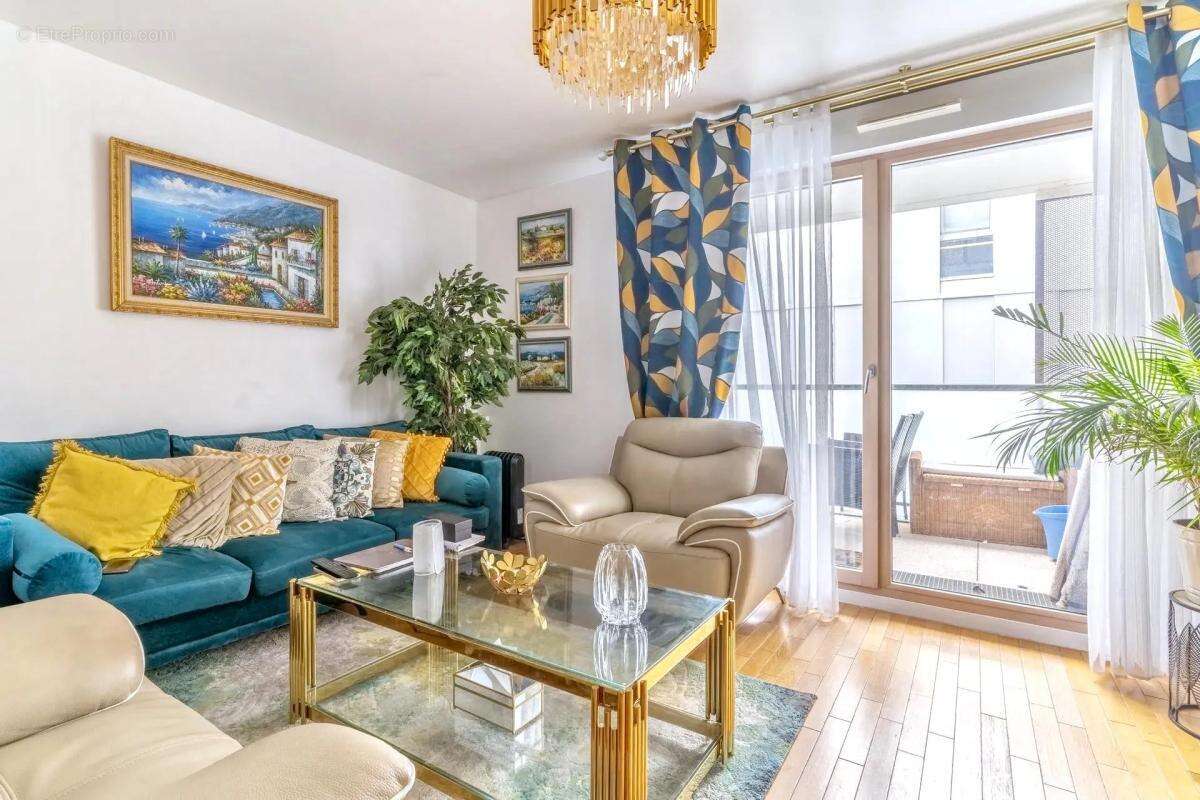 Colombes : Élégant T4 avec Double Balcon - photo 2