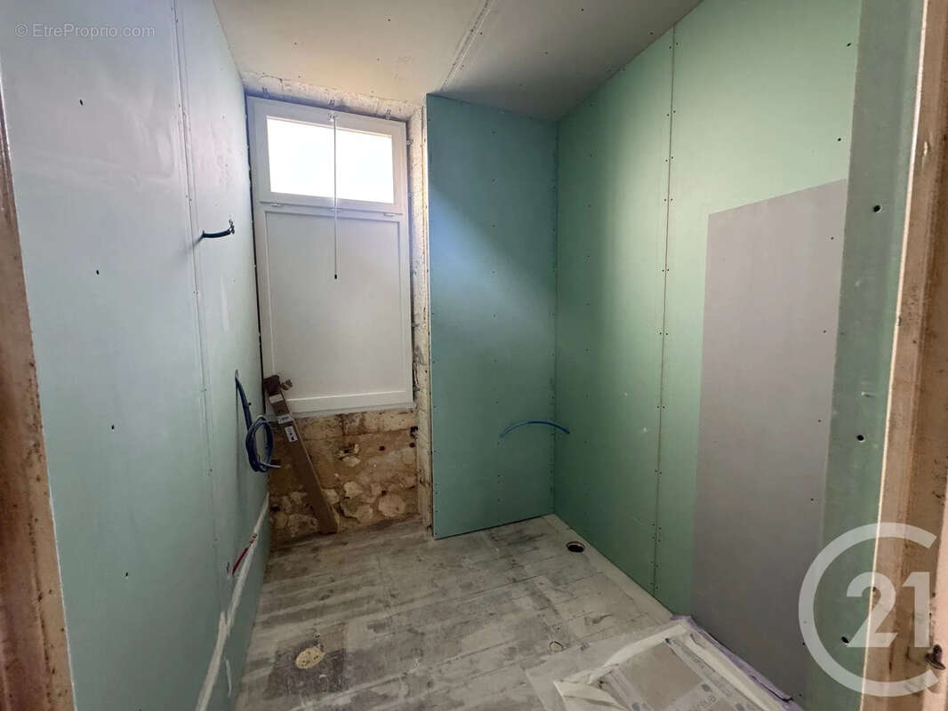 Maison à RUELLE-SUR-TOUVRE