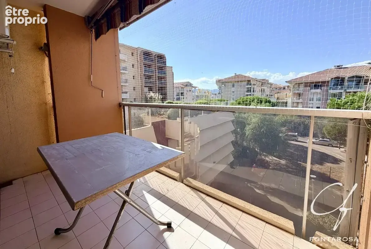 Fréjus-plage – 50 m de la mer – studio avec coin nuit et terrasse - photo 5