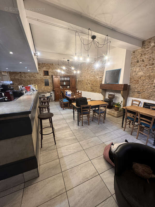 Commerce à COURTENAY