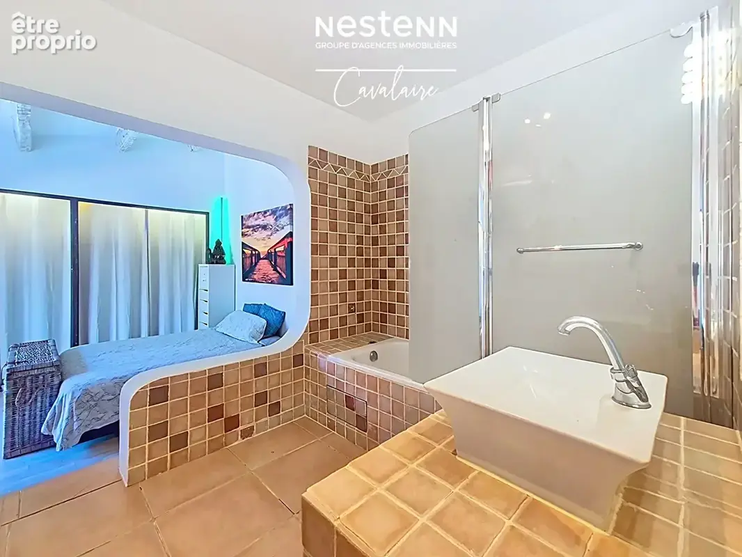 Cogolin - Gassin - Maison 107 m² avec double place de stationnement dans résidence avec piscines et tennis - photo 18