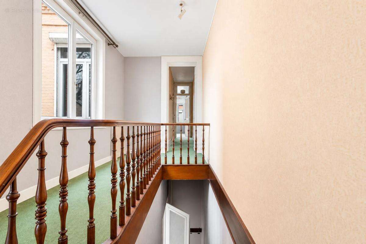 Charmante maison 9 pièces, Roubaix - Rénovation à prévoir - photo 7