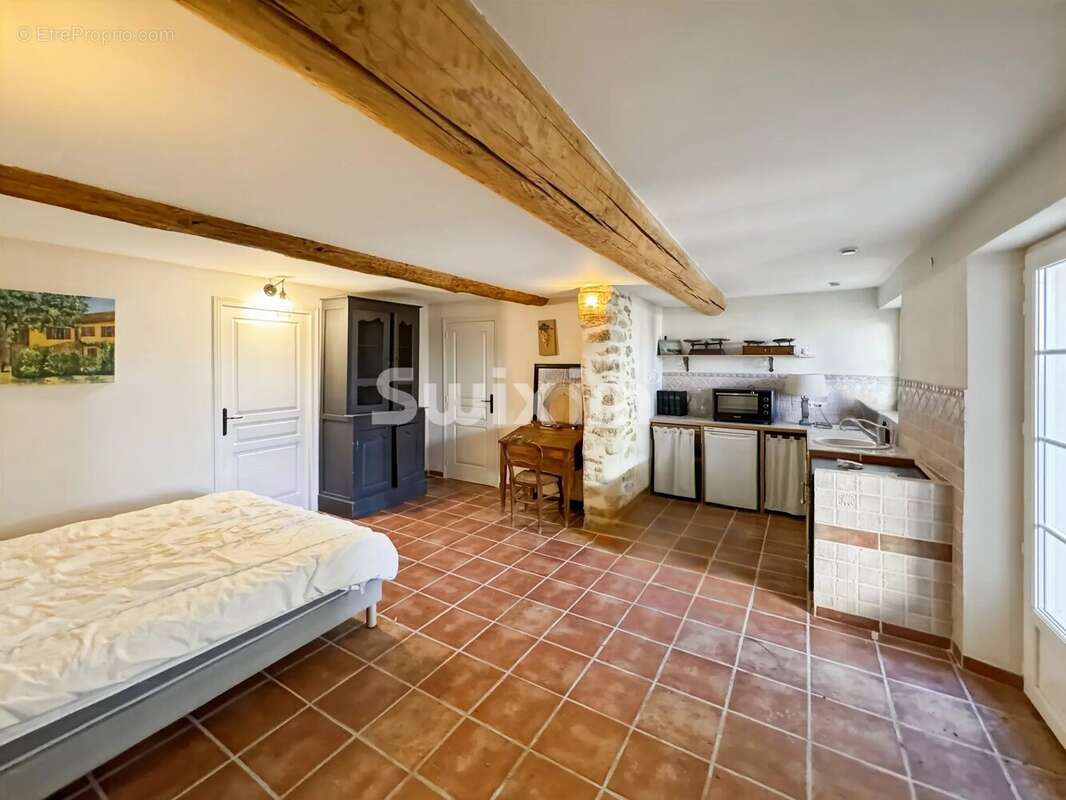 Maison à SAINTE-CECILE-LES-VIGNES