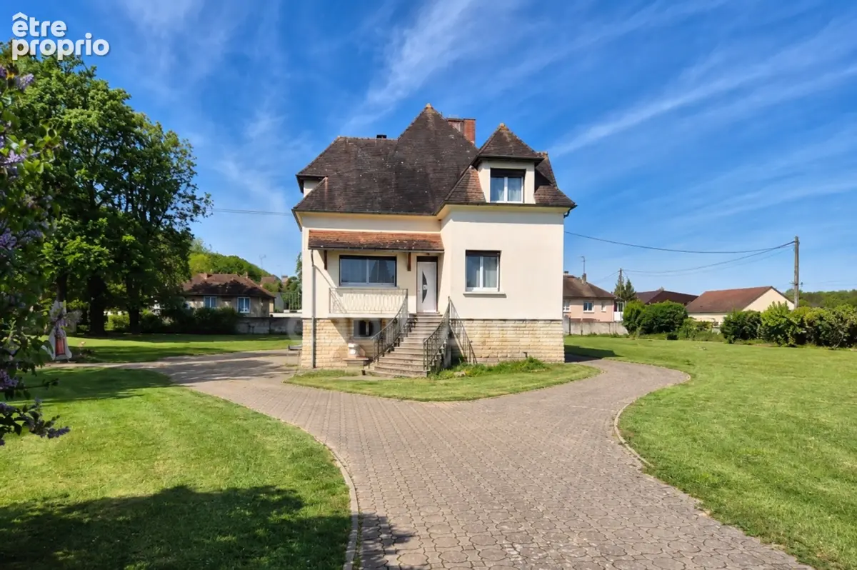 Virginie MASSON Capifrance vous propose Maison familiale 6 chambres avec sous-sol complet et terrain de 4 532 m² - photo 3