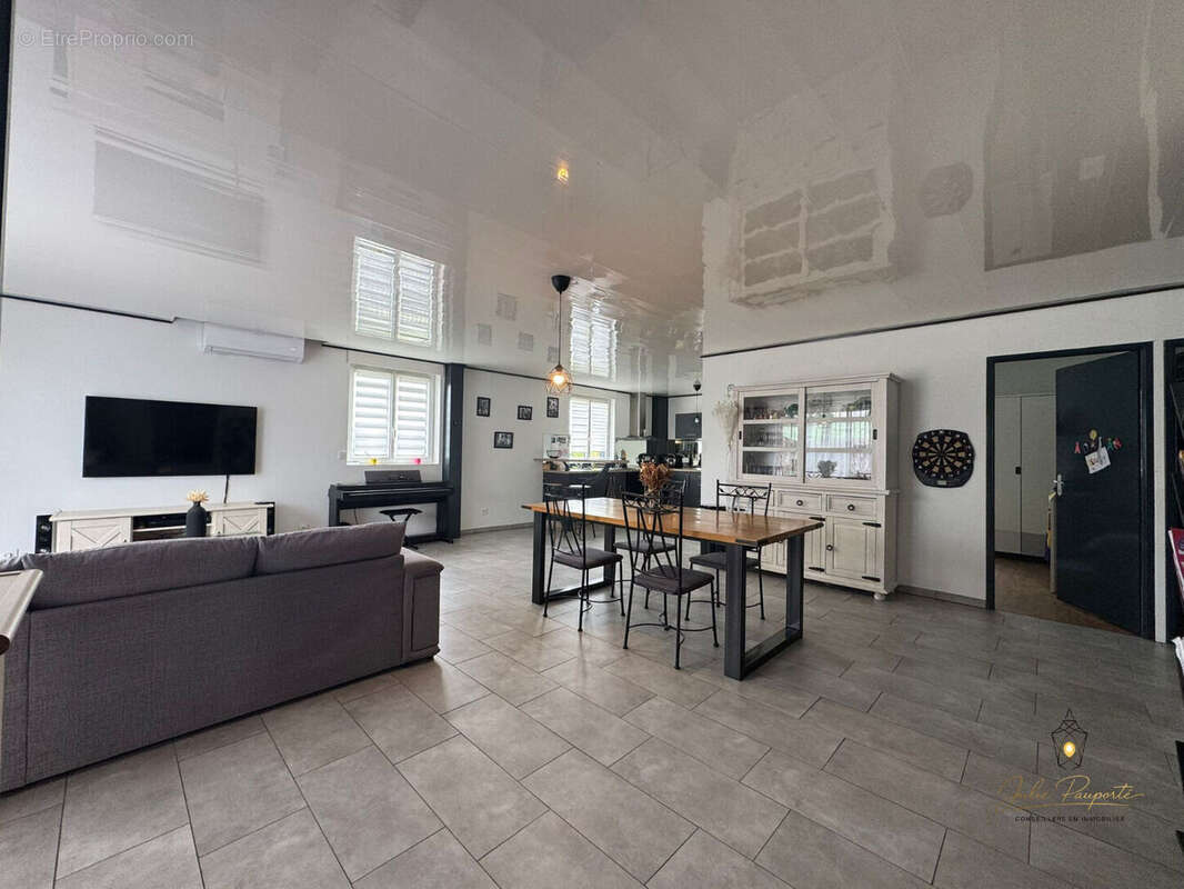 Maison 98 m² à Saint-Germain-Des-Pres  - photo 2