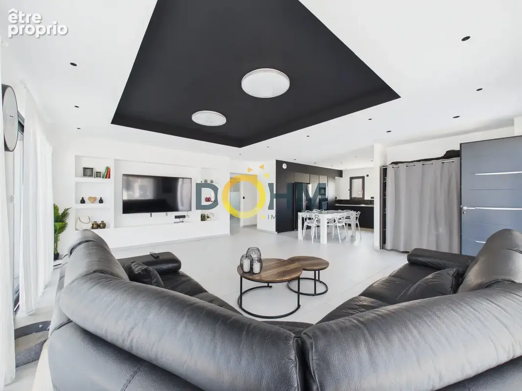 Maison de plain-pied moderne à Sainte Sigolene - photo 2
