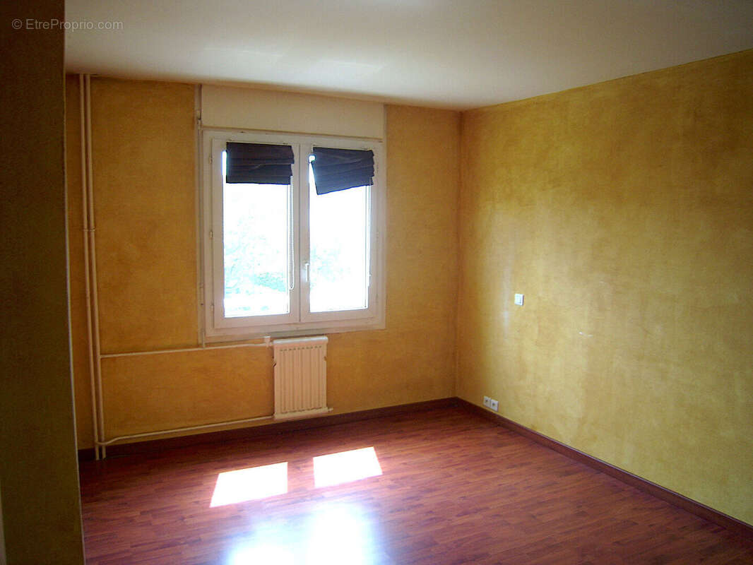 Appartement à SARTROUVILLE