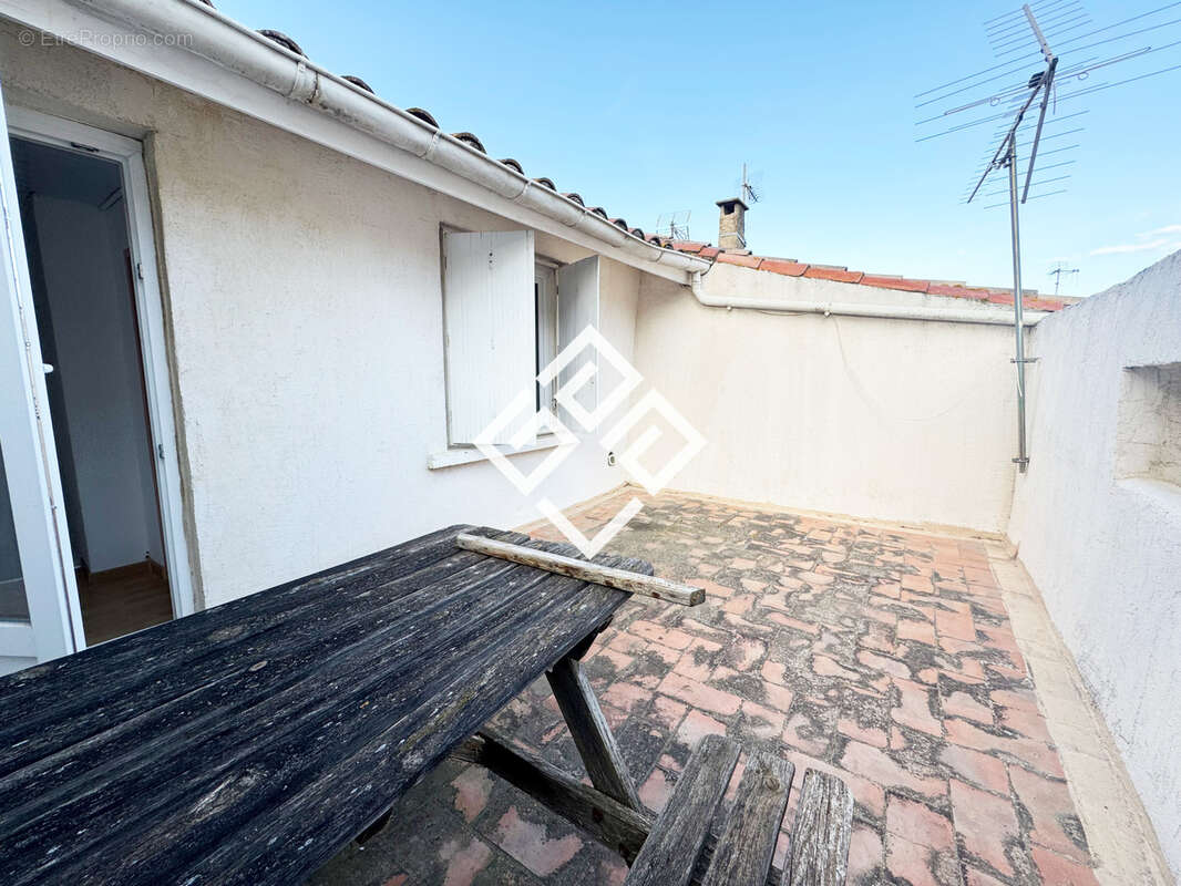 Maison à OUVEILLAN