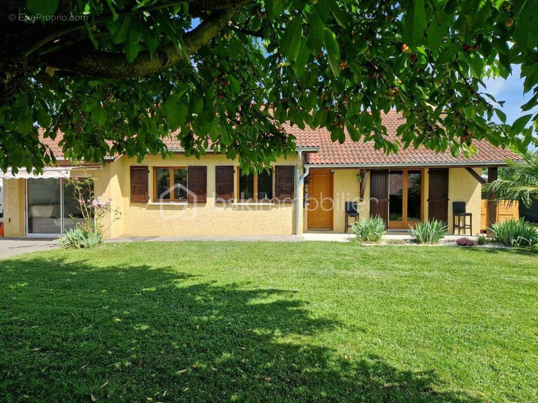 Maison à LA TOUR-DU-PIN