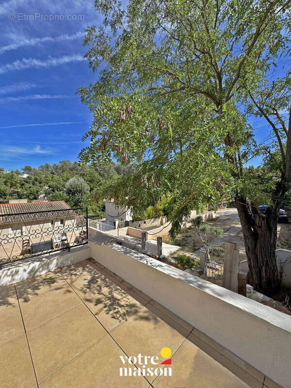 Appartement à PEYNIER