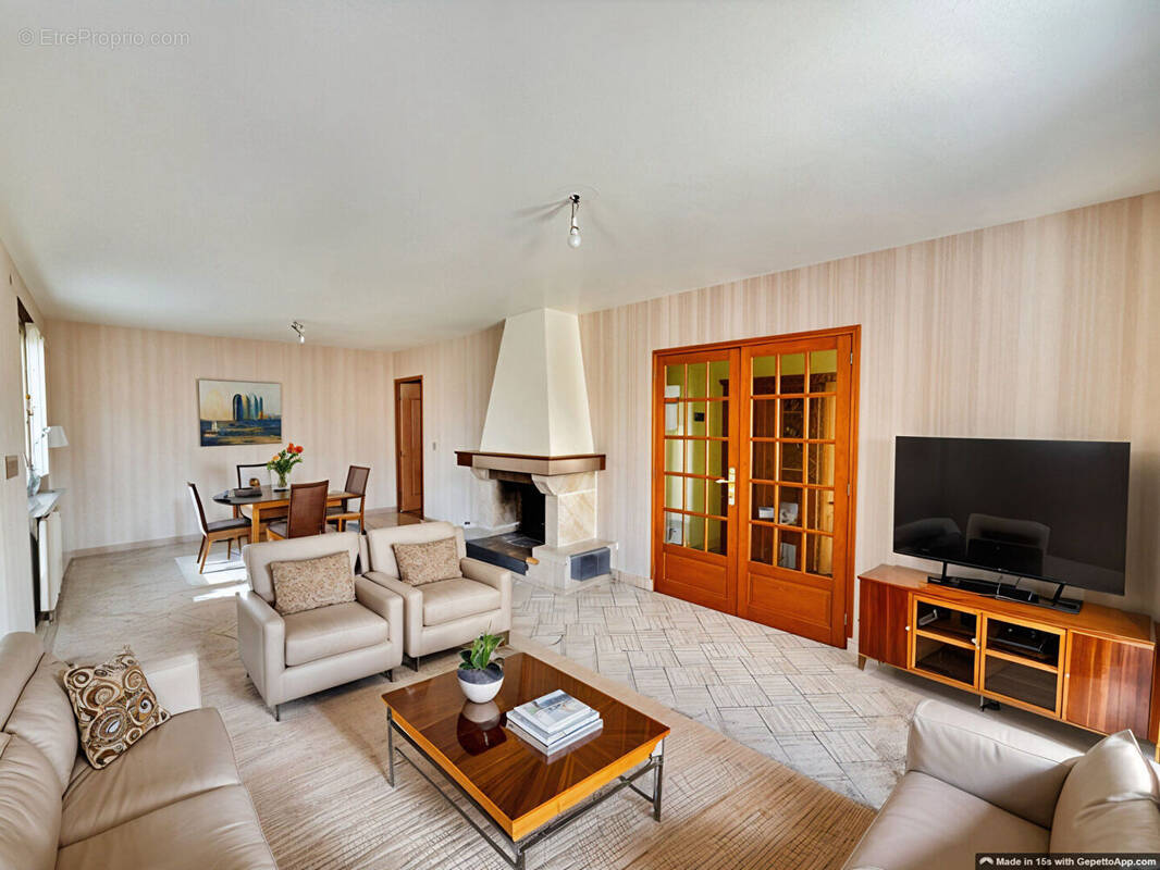 Maison à SAINT-JEAN-DE-BRAYE